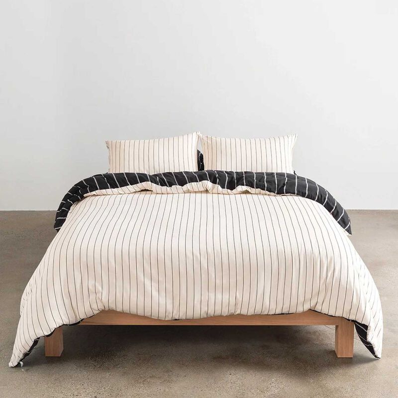 HOMMEY. Quilt Cover - Ink / Snow image number 1